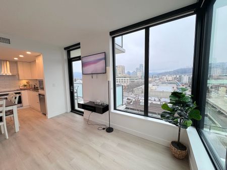 FURNISHED: Brooklyn – 2 bedroom, 2 bath, corner unit - Photo 5