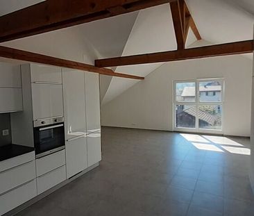 A spacious rooftop terrace facing the setting sun - Foto 2