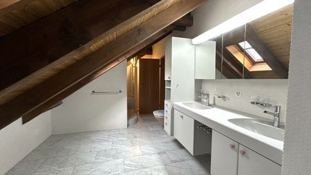 Grosse, schöne 6.5-Zimmer-Wohnung zu vermieten! - Photo 3