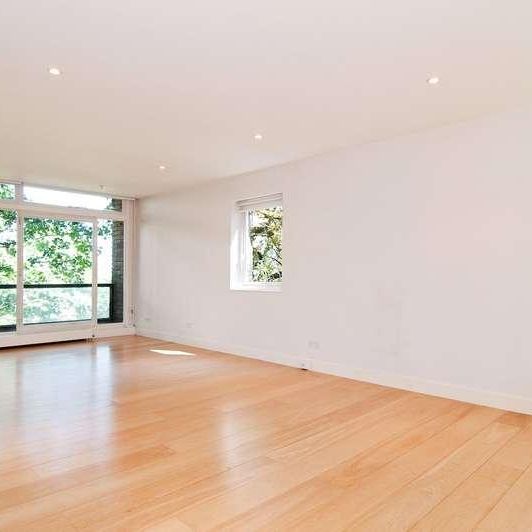 Park Close, Ilchester Place, Kensington, London, W14 - Photo 1