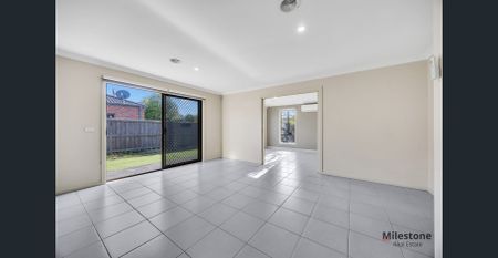 Family Home with Spacious Layout & Prime Location!! - Photo 5