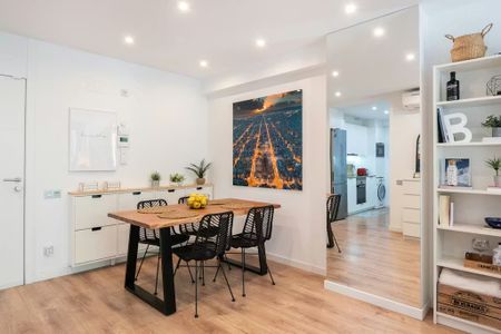 Carrer de Viladomat, Barcelona, Catalonia 08015 - Photo 2