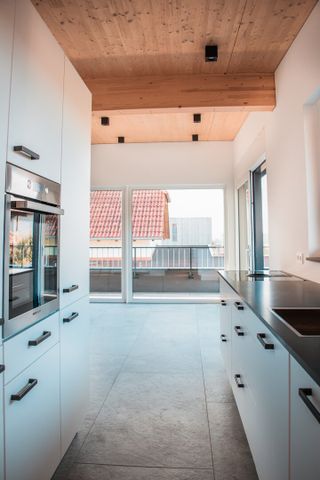 Seltenes und neuwertiges Penthouse mit 4 Zimmern und schönem Ausblick - Foto 3