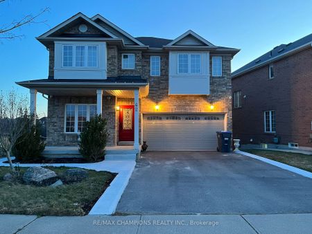 Detached Home For Lease | W8129400 - Photo 5