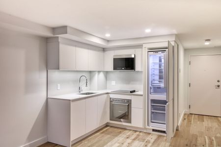 3460 Peel Street - Photo 5