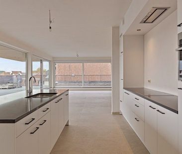 Luxueus appartement met ruime garage in hartje Sint-Baafs-Vijve TE ... - Photo 1