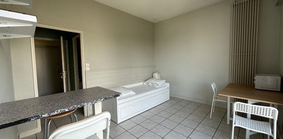 Location Appartement 1 pièce Meublé 21m² BLOIS 41000 - Photo 2