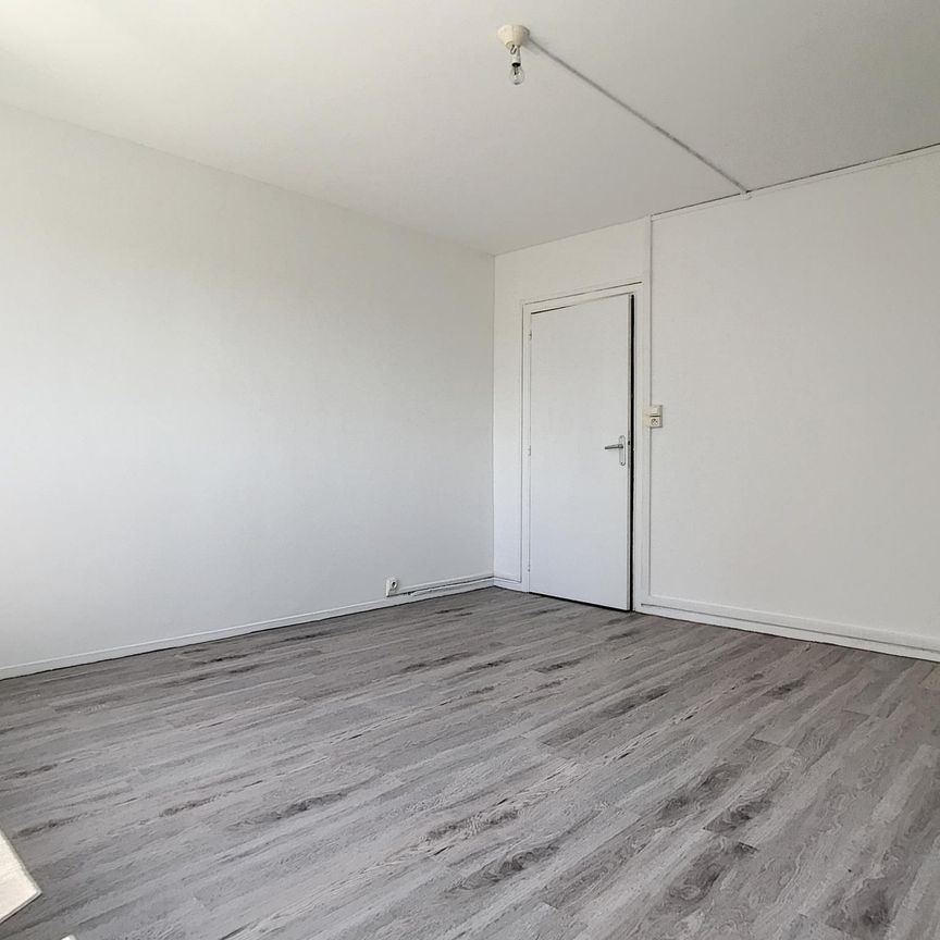 Location Appartement 3 pièces 71m² TROYES 10000 - Photo 1