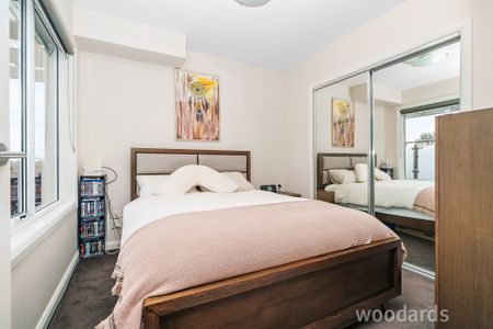 Bright, Modern & Convenient - Photo 5