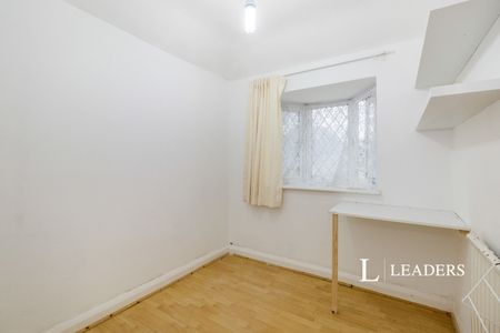 3 bedroom house to rent Selwood Road, Sutton, SM3 - Photo 5