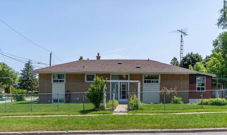 For Lease - 33 Lakeland Crescent, Toronto, Ontario - Photo 4