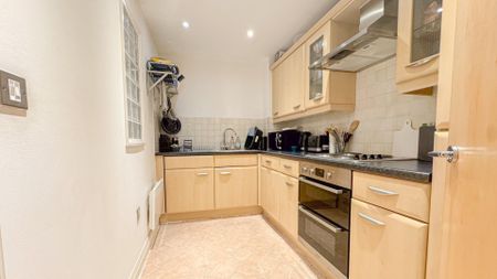 Newland Gardens, Hertford - Photo 3