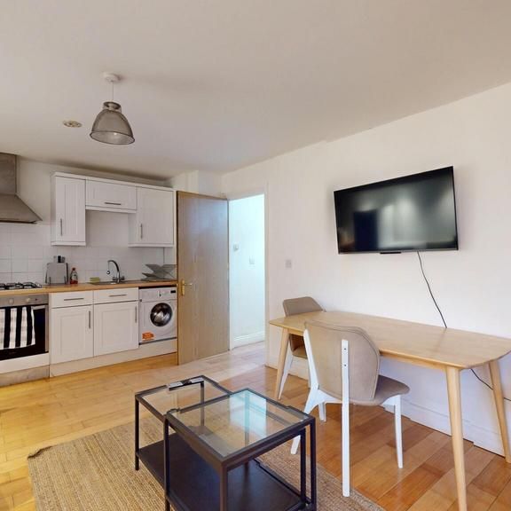 1 bedroom flat to rent - Photo 1