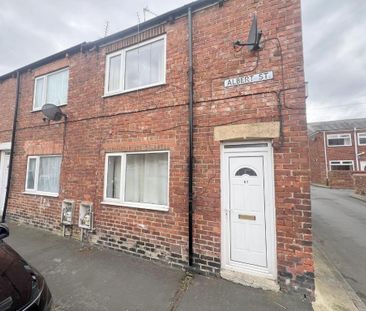 2 bedroom terraced house to rent - Photo 4