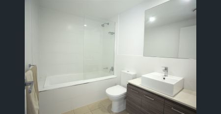 Two bedrooms apartment with two bathrooms in Varsity Lakes - Photo 4