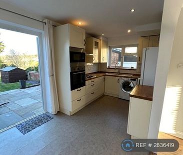 2 bedroom semi-detached house to rent - Photo 5