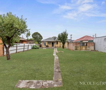 Renovated & Ready in Airport West - Photo 3