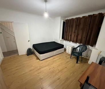 1 bedroom in a house share to rent - Photo 6