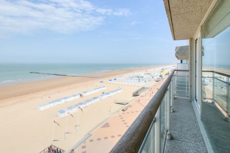 Modern gemeubeld 3-slaapkamer appartement op de Zeedijk te Knokke-Heist. - Photo 2