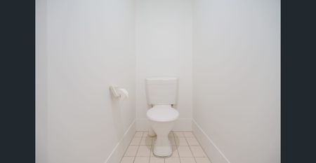 PRIME LOCATION, SINGLE LEVEL TOWNHOUSE AT SUN VILLAGE - Photo 4