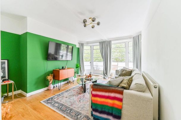 3 bedroom flat to rent - Photo 1