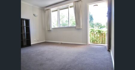 Best LOCATION yet peaceful and quiet - Photo 3