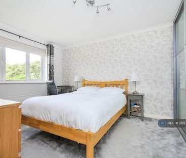 3 bedroom semi-detached house to rent - Photo 6