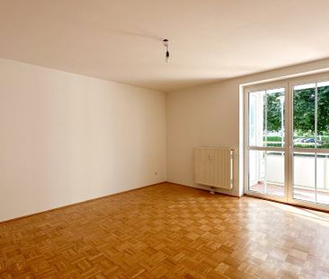 Helle Erdgeschosswohnung mit charmanter Freifläche - Photo 2