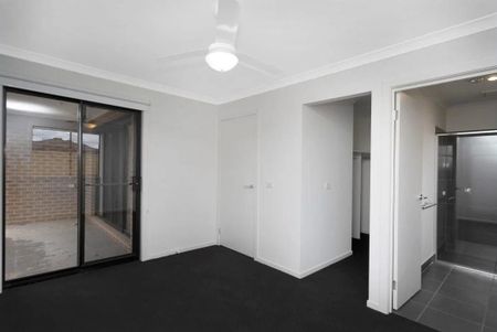 Spacious 4-Bedroom Home in Wollert - Photo 5