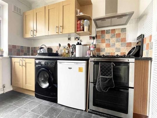 Springfield Road, Springfield, Chelmsford, CM2 - Photo 1