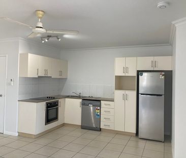 INNER CITY ABSOLUTE GEM - PARTLY FURNISHED - Photo 5