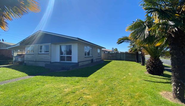 7 Betley Crescent - Photo 1