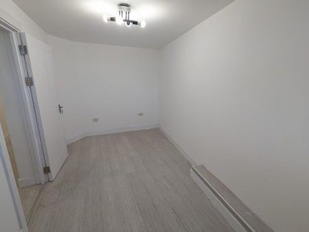 2 bedroom maisonette to rent - Photo 4