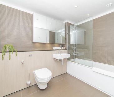 3 bedroom apartment to rent - Photo 6