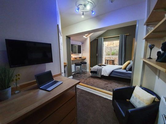 Richmond Road - Studio for 26/27 - Photo 1