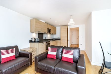 Water Gardens Square, Canada Water, London, SE16 flat to rent - Photo 4