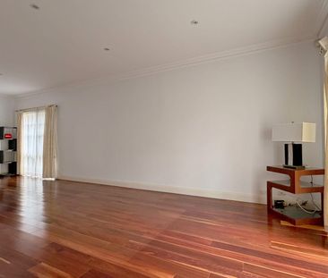 Easy-care Residence with House-Style Family Space - Photo 2