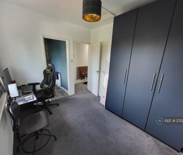 2 bedroom end of terrace house to rent - Photo 5