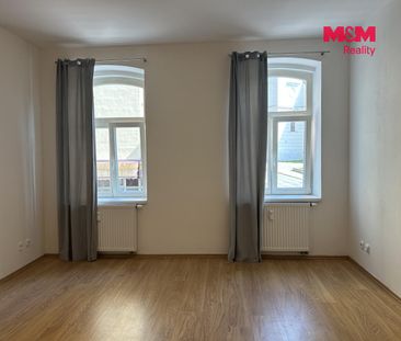 Pronájem bytu 1+kk a garsoniéry 31 m², Anenské náměstí 666, Jablone... - Photo 2