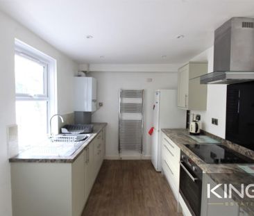 3 bedroom terraced house to rent - Photo 5