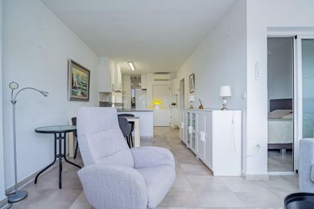 SPACIOUS 1-BEDROOM APARTMENT WITH POOL IN BENIDORM - Photo 5
