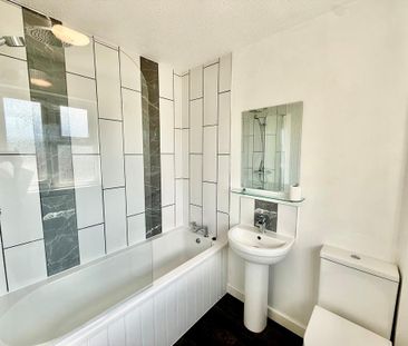 2 bedroom semi-detached house to rent - Photo 3