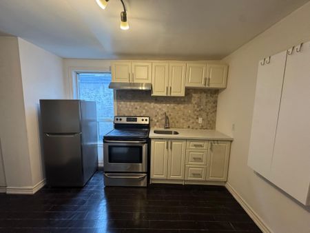 For Lease - 180 Carlton Street Unit# 1, Toronto, Ontario - Photo 2