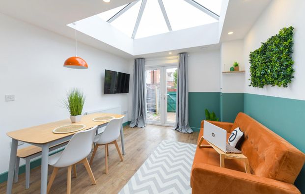 Argyll Street Room 2 - Photo 1