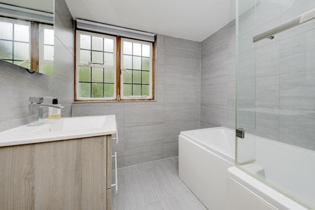 Edmunds Walk, Hampstead Garden Subburb, London N2 - Photo 3