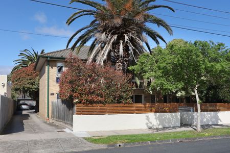 13/25 Royal Ave, Glen Huntly VIC 3163 - Apartment For Rent | Domain - Photo 2