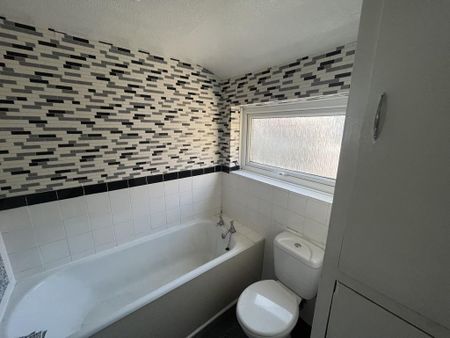 2 bedroom terraced house to rent - Photo 5