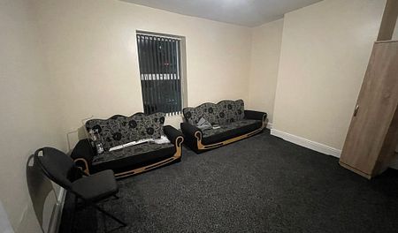 2 Bedroom Flat To Rent - Firth Park Road, Sheffield, S5 - Photo 5