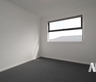 23 Mettle Street, Clyde North VIC 3978 - Townhouse For Rent | Domain - Photo 6