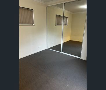 Modern 3-Bedroom Townhouse in the Heart of Mandurah - Photo 4